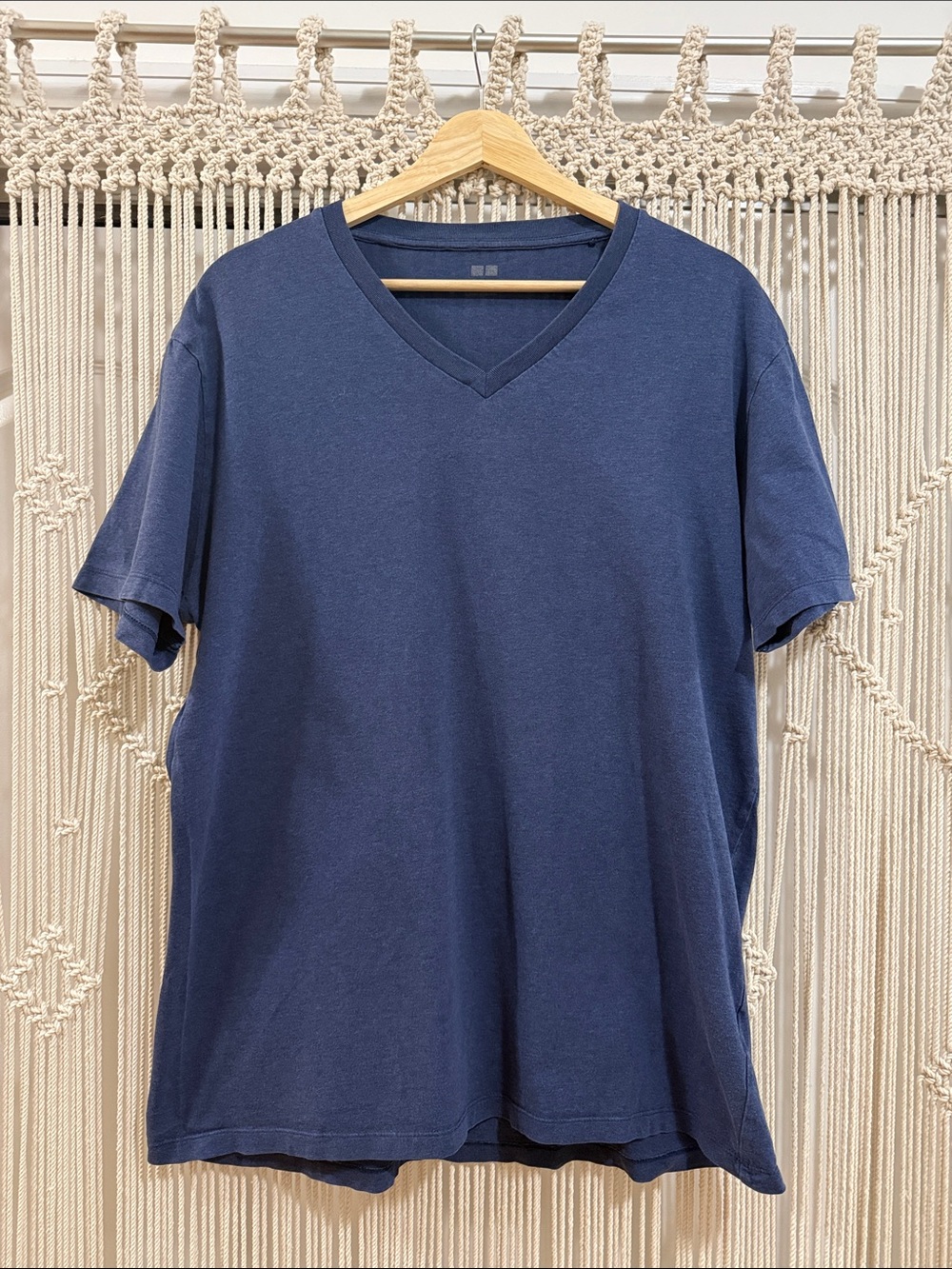 Uniqlo Men's Cotton V-Neck Short Sleeve Tee in Navy